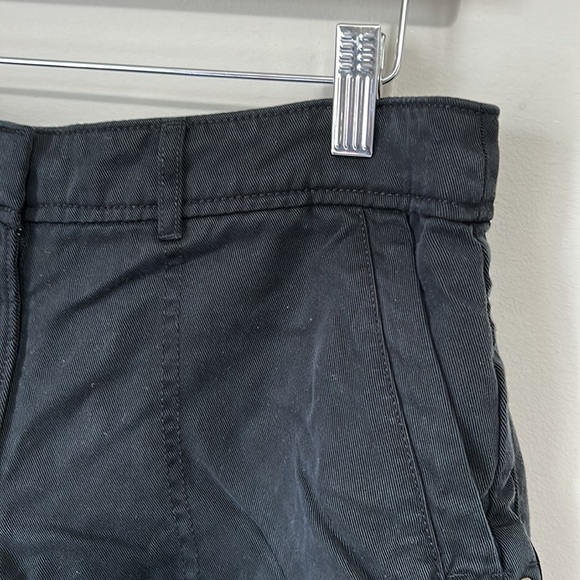 White House Black Market The 5” Short Black Corset Side Detail Sz 4 - Picture 5 of 12